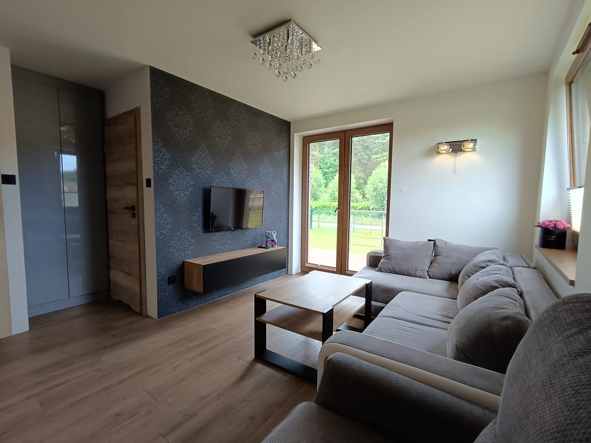 Apartament 2 — 2-pokojowy z ogrodem i tarasem